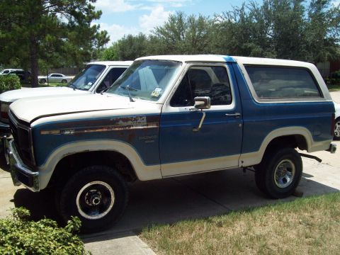 1985 Ford Bronco - 85 with new-to-me top with 2 good windows (96 hiding behind)
