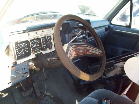 1985 Ford Bronco - new tilt column installed (junk wheel cover came off immediately after)