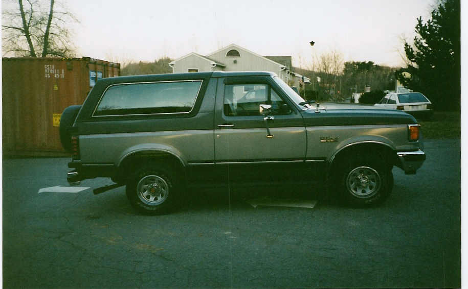 1990 Ford Bronco “BRONCO”