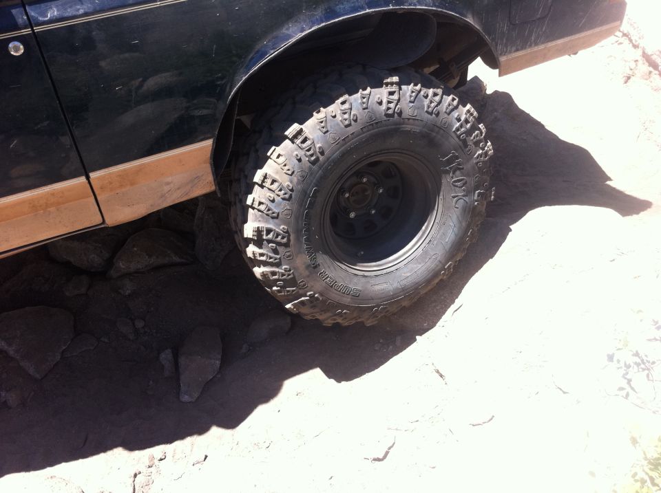 1990 Ford Bronco front wheel and fender off-road