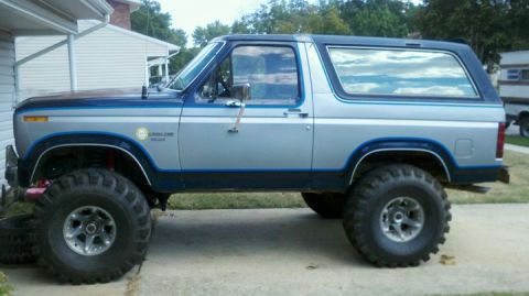 1985 Ford Bronco photo