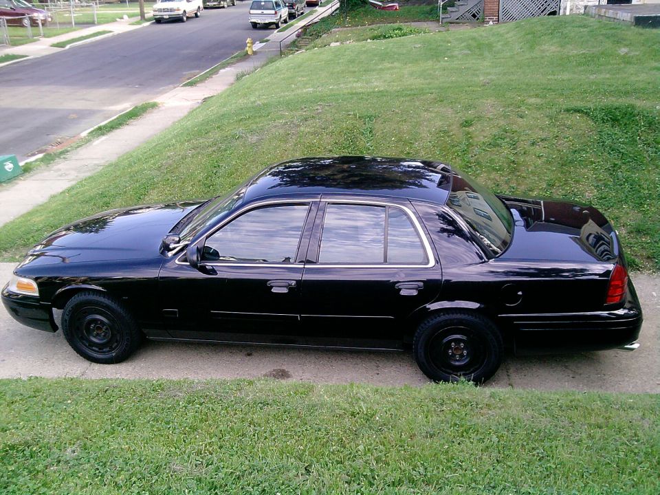 2004 Ford Crown Victoria