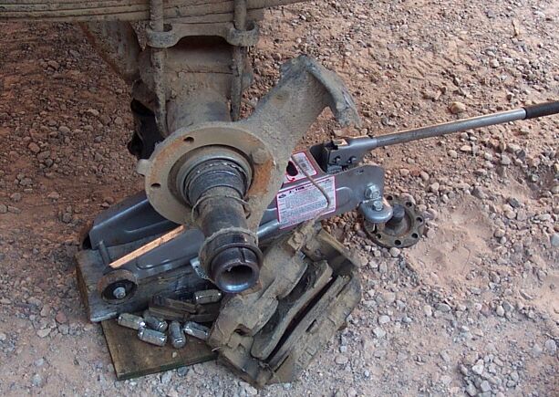 The races were happy to weld themselves to the spindle, and you can make out the remnants of some bearing cages LOL