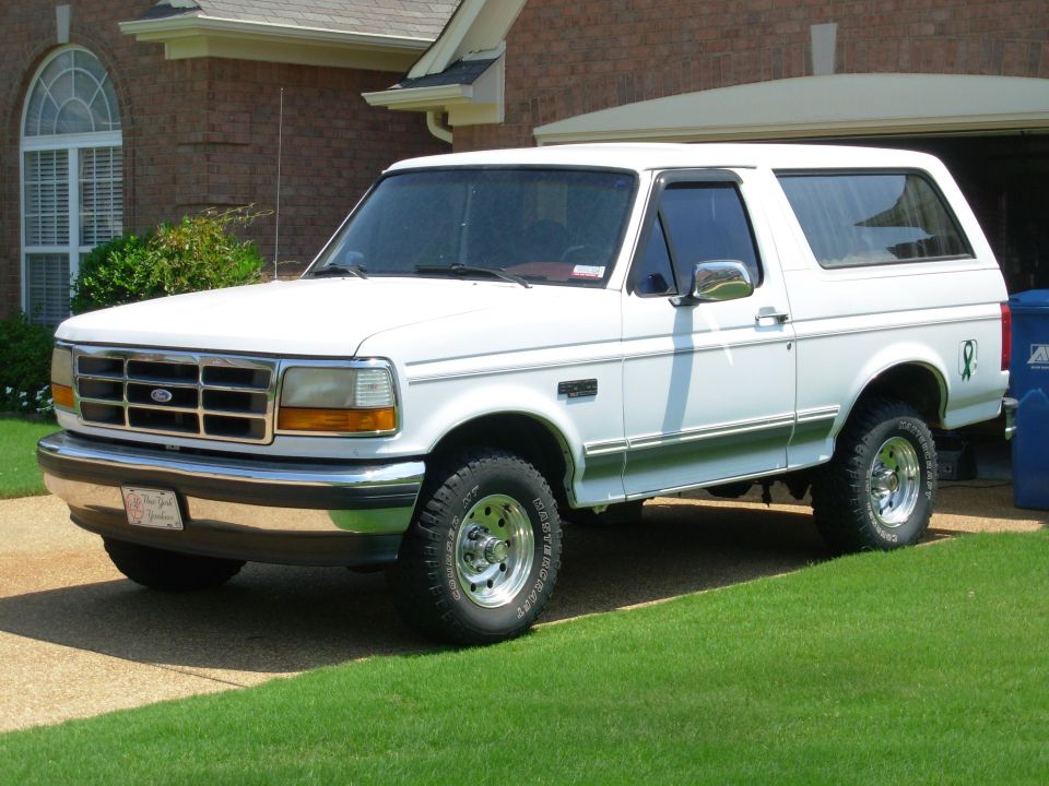 This belonged to my neighbor, but he moved out of town & abandoned it at his parents' house for a few years. I bought it from him in 2021.
IF THE IMAGE IS TOO SMALL, click it.