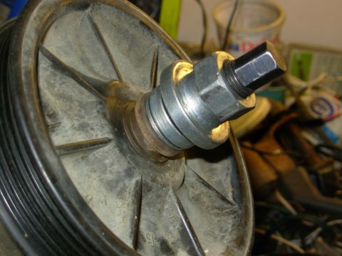 1983 Ford Bronco - Getting the tool started correctly is tricky because the pump shaft will rotate more easily than the tool drive hub. But it's critical to N…