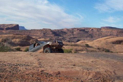 1990 Ford Bronco - If you can quickly toggle back & forth between this pic of Bud in his Dodge......