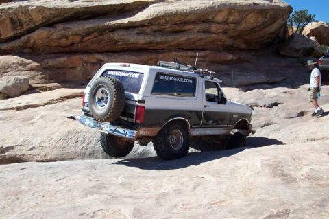 1990 Ford Bronco - Chris on the Golden Crack