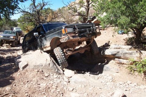 1990 Ford Bronco - Shawn on the exit obstacle to Lower Helldo