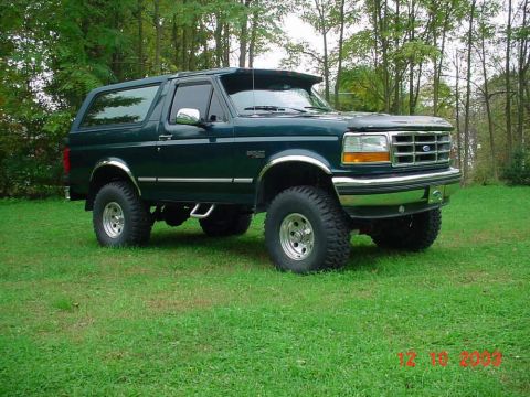 1995 Ford Bronco - 35x12.50-15" Super Sports on M/T Classic IIs