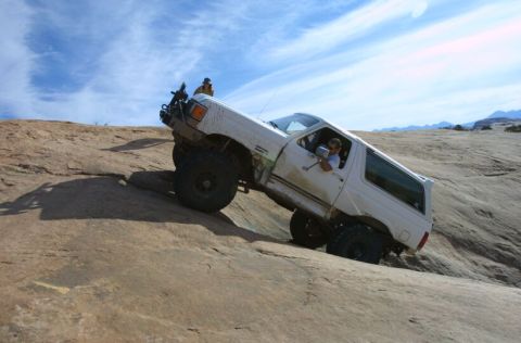 1990 Ford Bronco - Exiting The Crotch