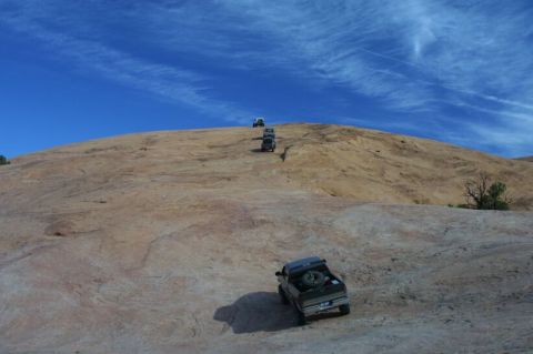 1990 Ford Bronco - The crew climbs Skyline Drive