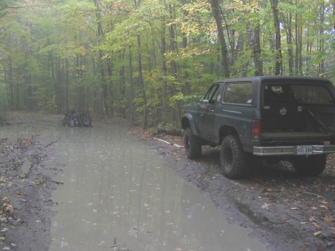 1986 Ford Bronco - 'lil Zuk got stuck .. time to play tow truck