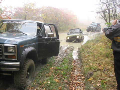 1986 Ford Bronco - Then we ran into 2 more Zuk's .. had to pull this guy too