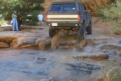 1990 Ford Bronco - Shawn puts his Lincoln-locked 14 bolt to work