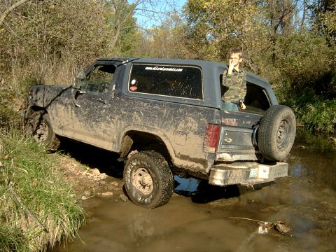 1982 Ford Bronco - i like flex shots. thats my 8year old nephew