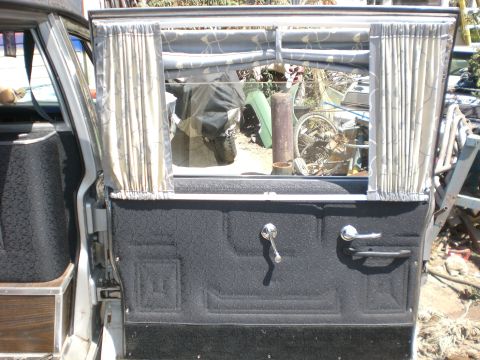 1972 Cadillac Fleetwood - Panels and handles installed. Now dont expect the window to roll all the way down. Alittle less than half is all you get. The earlier serie…