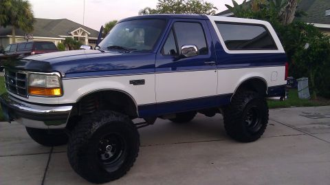 1996 Ford Bronco photo