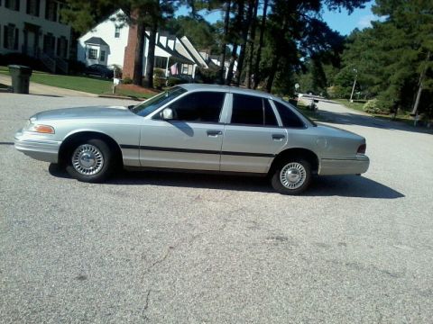 1997 Ford Crown Victoria photo