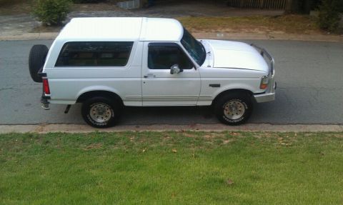 1996 Ford Bronco “Mae West”
