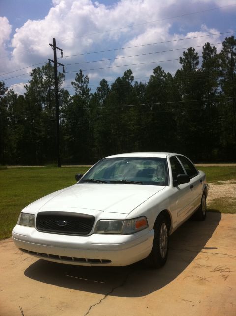 2003 Ford Crown Victoria photo