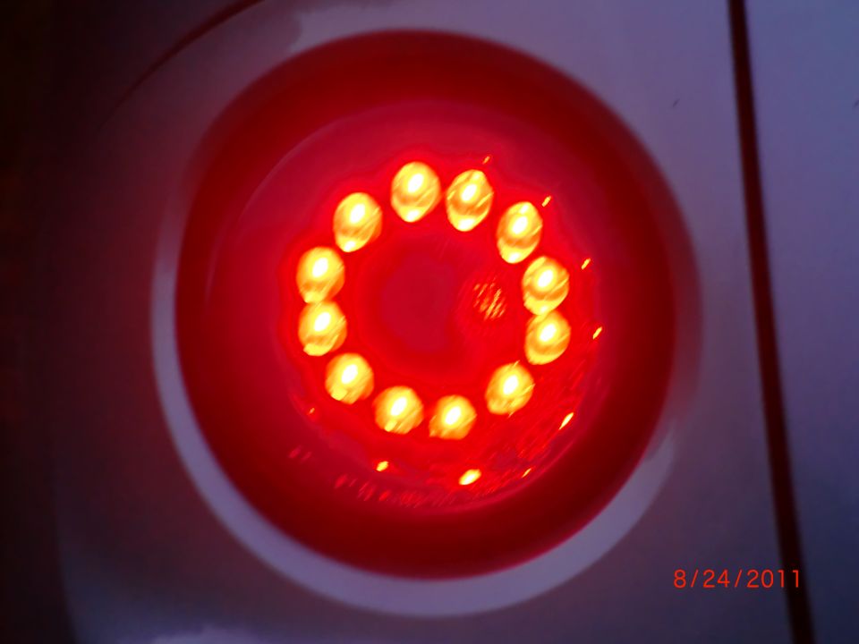 Red taillight with circular LED pattern