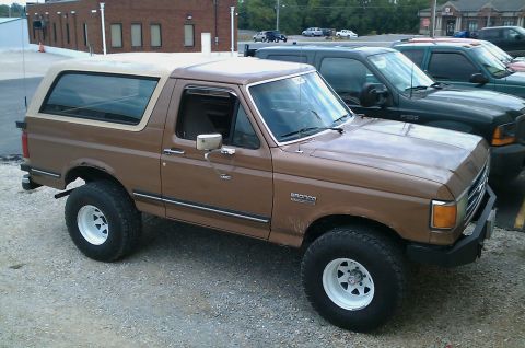 1987 Ford Bronco - New tires and wheels!