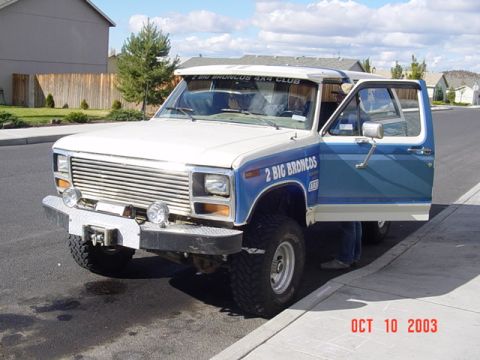 1989 Ford Bronco - Last shot of Todds before we modify it some more