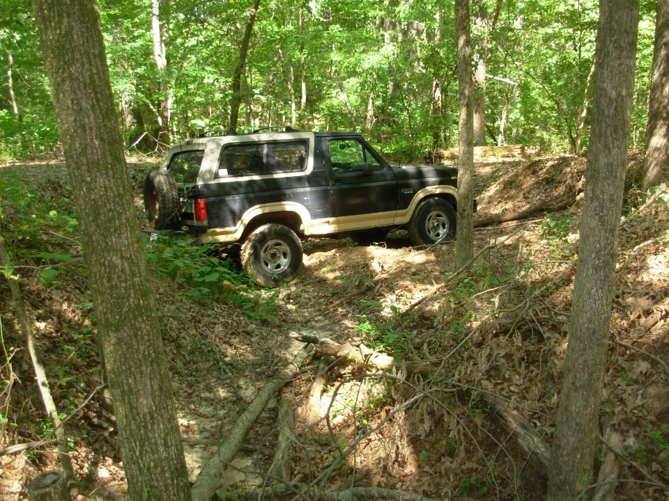 Last Saturday evening, we decided to make a quick run before it rained.  But just as I got down in this hole, it started to sprinkle, and I got a little too anxious to get out, and blew the LHF hub lock.  Rather than make a mess, I just left it until today.