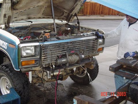 1989 Ford Bronco - Another test with the grille cut out