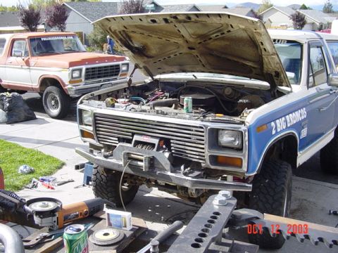 1989 Ford Bronco - And the grille again