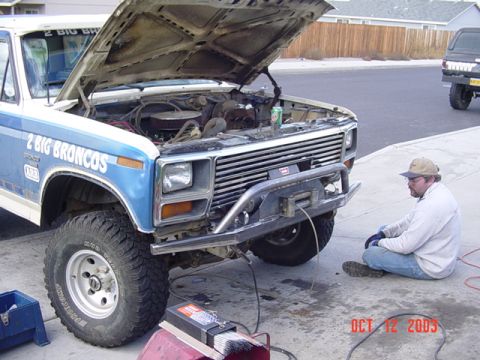 1989 Ford Bronco - Main hoop tacked on