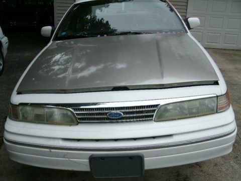 1994 Ford Crown Victoria photo