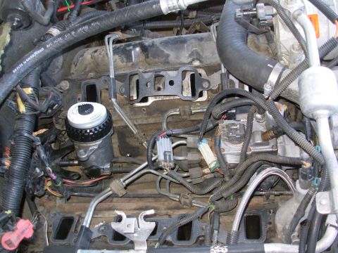 1997 Chevrolet Silverado 3500 - The plenum & intake are surprisingly easy to remove, exposing the valley. I'll move the FFM up a few inches to make filter changes easier,…