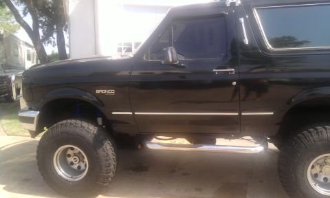 1993 Ford Bronco photo