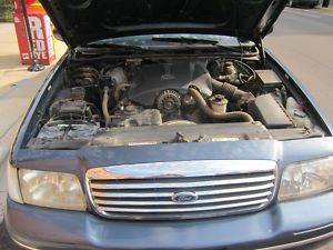 1998 Ford Crown Victoria photo