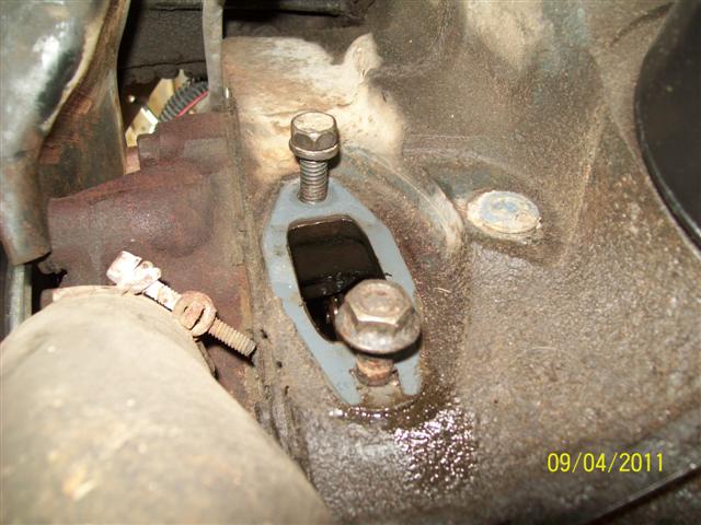 What the bolt pattern of a 351m and 400 fuel pump looks like.