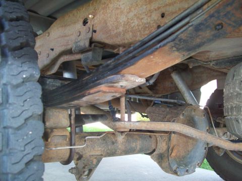 1993 Ford F-150 - Close-up of the rear axle and leaf spring assembly on a 1993 Ford F-150.