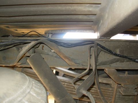 1997 Chevrolet Silverado 3500 - The L & R pairs diverge at the axle vent tube. The L pair run outboard from here.