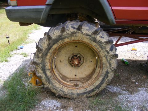 1978 Ford Bronco - This vehicle has been fitted with oversized tractor tires for off-road use.