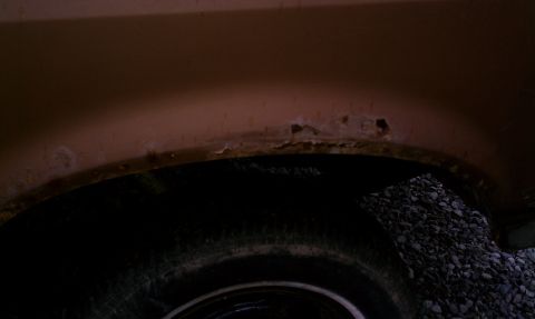 1990 Ford Bronco - Drivers side rear fender rust, common to Fords of this model year.
