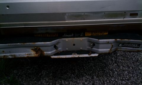 1990 Ford Bronco - Original bumper and tailgate, bumper being replaced with chrome diamond plate bumper.