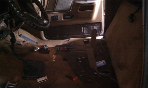 1990 Ford Bronco - Removing seats and interior parts.