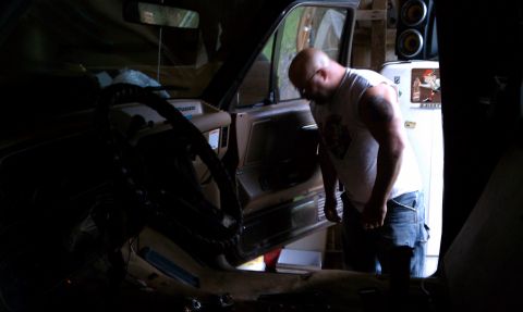 1990 Ford Bronco - My Cousin removing seats and interior parts.