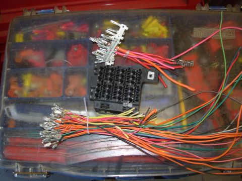 1997 Chevrolet Silverado 3500 - Among other electrical mods, I'd like to have an in-dash USB power socket. So I'm adding a fuse to the stock dash fuse box by installing a…