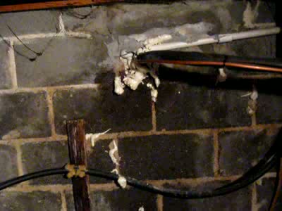 1996 Ford Bronco - AC Lines Leak @ Foundation Block Wall Video, Friday, August 26, 2011, 2:54:54 PM