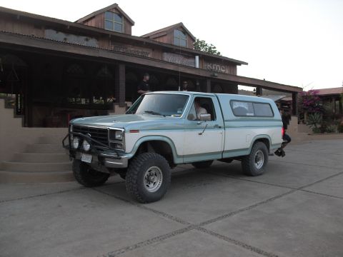 1986 Ford Bronco - This Ford F-Series pickup truck appears to be from the early 1980s, not a 1986 Bronco.