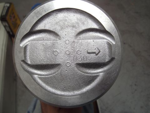 1991 Chevrolet Blazer - A single engine piston is shown, marked with '030' and an arrow indicating direction.