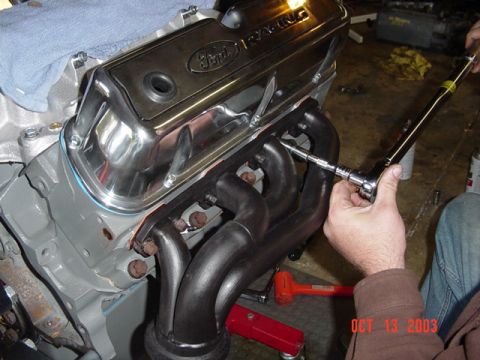 1989 Ford Bronco - Torqing the header down
