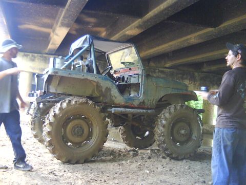 1978 Ford Bronco - This heavily modified off-road vehicle appears to be a Jeep CJ, not a 1978 Ford Bronco, as suggested by the registry.