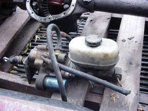 1992 Ford Bronco - hmm, pulled in the junkyard. off an oddball truck. was a 89 f250, had a 8.2L detroit diesel in it, and a 9" rear axle. could be anything...